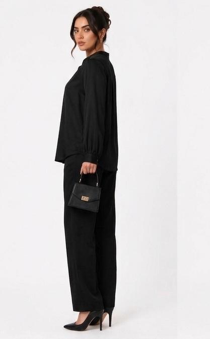 woman suite - Image 4
